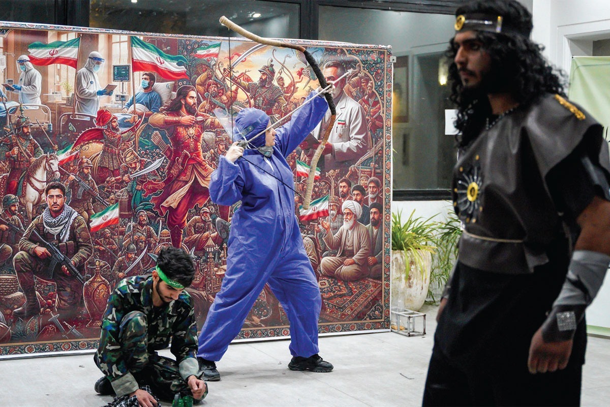 کارگردانان نمایش‌های خیابانی منتخب جشنواره تئاتر خراسان رضوی از وضعیت این هنر می‌گویند.