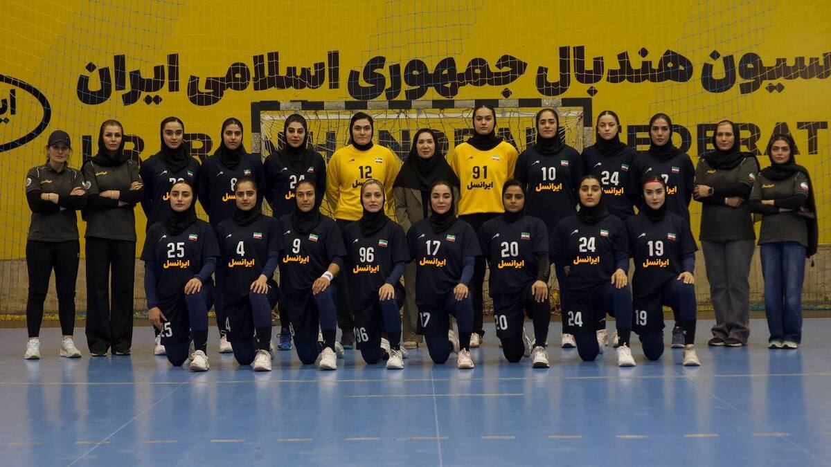 در ادامه بیست و هفتمین دوره مسابقات هندبال زنان قهرمانی جهان، تیم ملی هندبال بانوان ایران امشب (شنبه) از ساعت ۲۳:۰۰ مقابل مجارستان، یکی از قدرت‌های برتر دنیا قرار می‌گیرد.