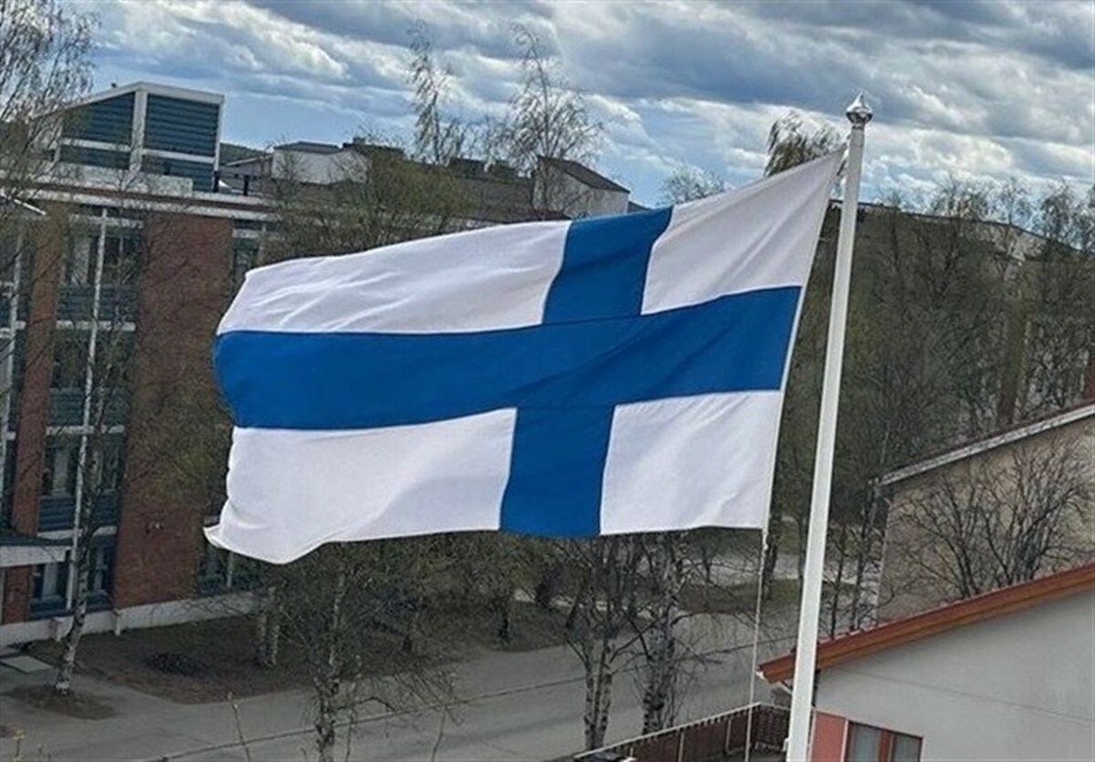 وزارت امور خارجه فنلاند در بیانیه‌ای مطبوعاتی اعلام کرد روند آماده‌سازی برای بستن سفارتخانه‌های این کشور در اسلام‌آباد، کابل و یانگون، که قرار است در سال آتی انجام شود، آغاز شده است.