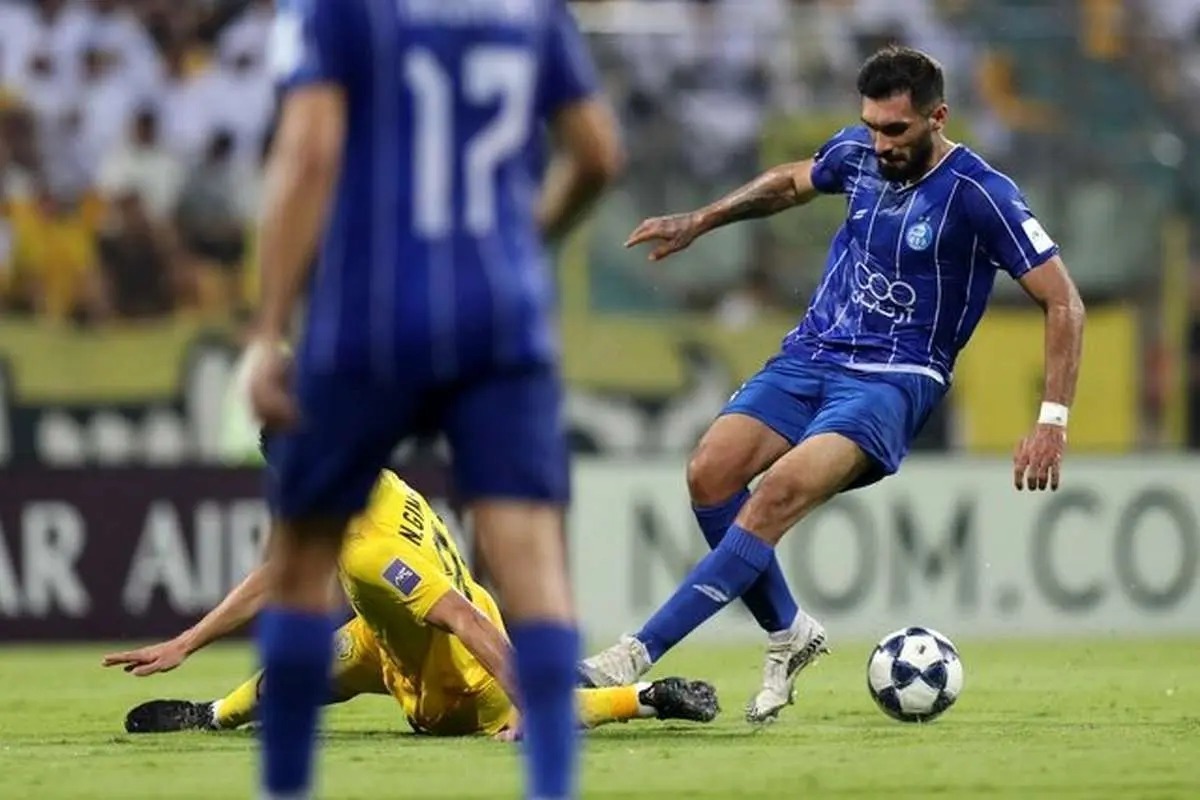 عارف آقاسی به دنبال جدایی از استقلال است و قصد دارد از این تیم جدا شود. آقاسی پیش از این نیز یک بار در نیم فصل استقلال را ترک و به فولاد خوزستان رفته بود.