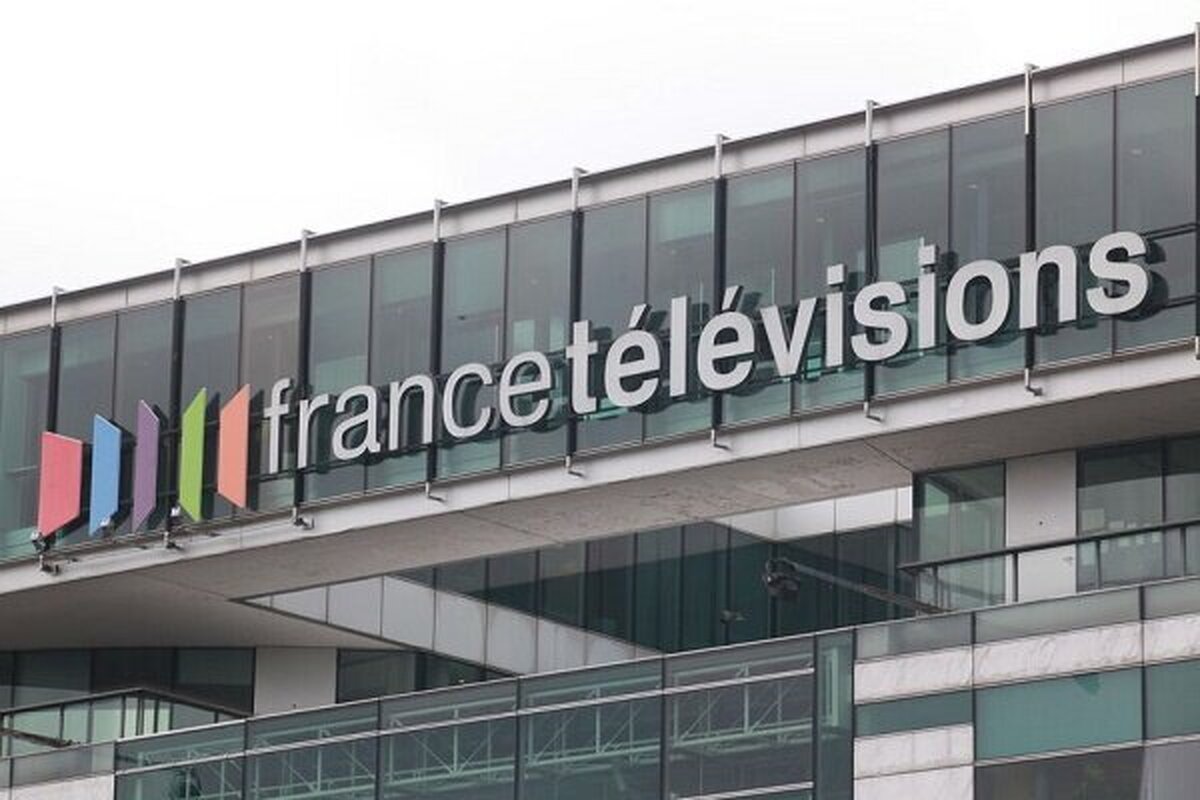 رسانه‌های فرانسه از تخلیه دفتر مرکزی تلویزیون این کشور پس از تهدید به بمب‌گذاری خبر می‌دهند.