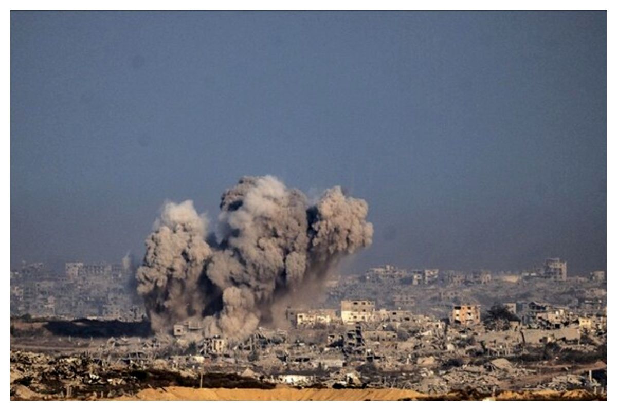 صبح ۷ اکتبر، جنوب اسرائیل در چند ساعت به صحنه فروپاشی امنیتی بی‌سابقه‌ای تبدیل شد؛ پایگاه‌های نظامی یکی پس از دیگری سقوط کردند و ارتش مدعی شکست‌ناپذیری در برابر حمله هماهنگ حماس از هم پاشید. اعتراف رسمی دولت به «جدی‌ترین شکست تاریخ اسرائیل» نشان داد بحران تنها نظامی نبود؛ اعتماد عمومی و ساختار امنیتی این رژیم نیز به لرزه درآمده است.