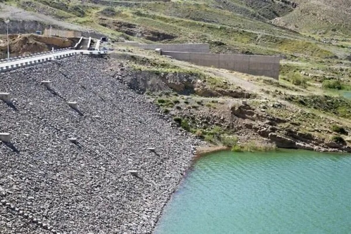 معاون هماهنگی امور عمرانی استانداری خراسان رضوی گفت: ظرفیت سد تبارک از ۱۴۰ به ۳۰ لیتر رسیده که ضرورت دارد مدیریت منابع آب با دقت بیشتری انجام شود.