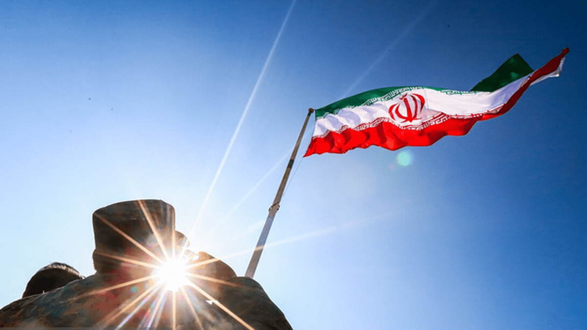 در شب ۱۲ فروردین، سرود ملی در سراسر کشور هم&zwnj;خوانی شد + فیلم