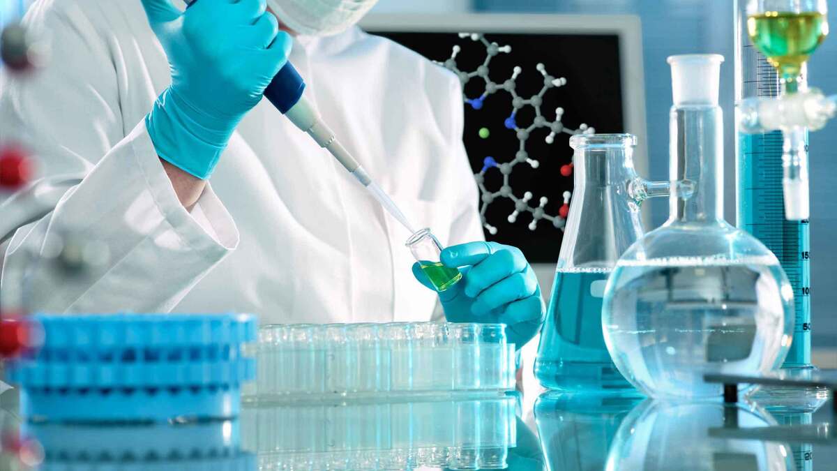 تولید واکسن و سرم در مجتمع تولیدی انستیتو پاستور ادامه دارد