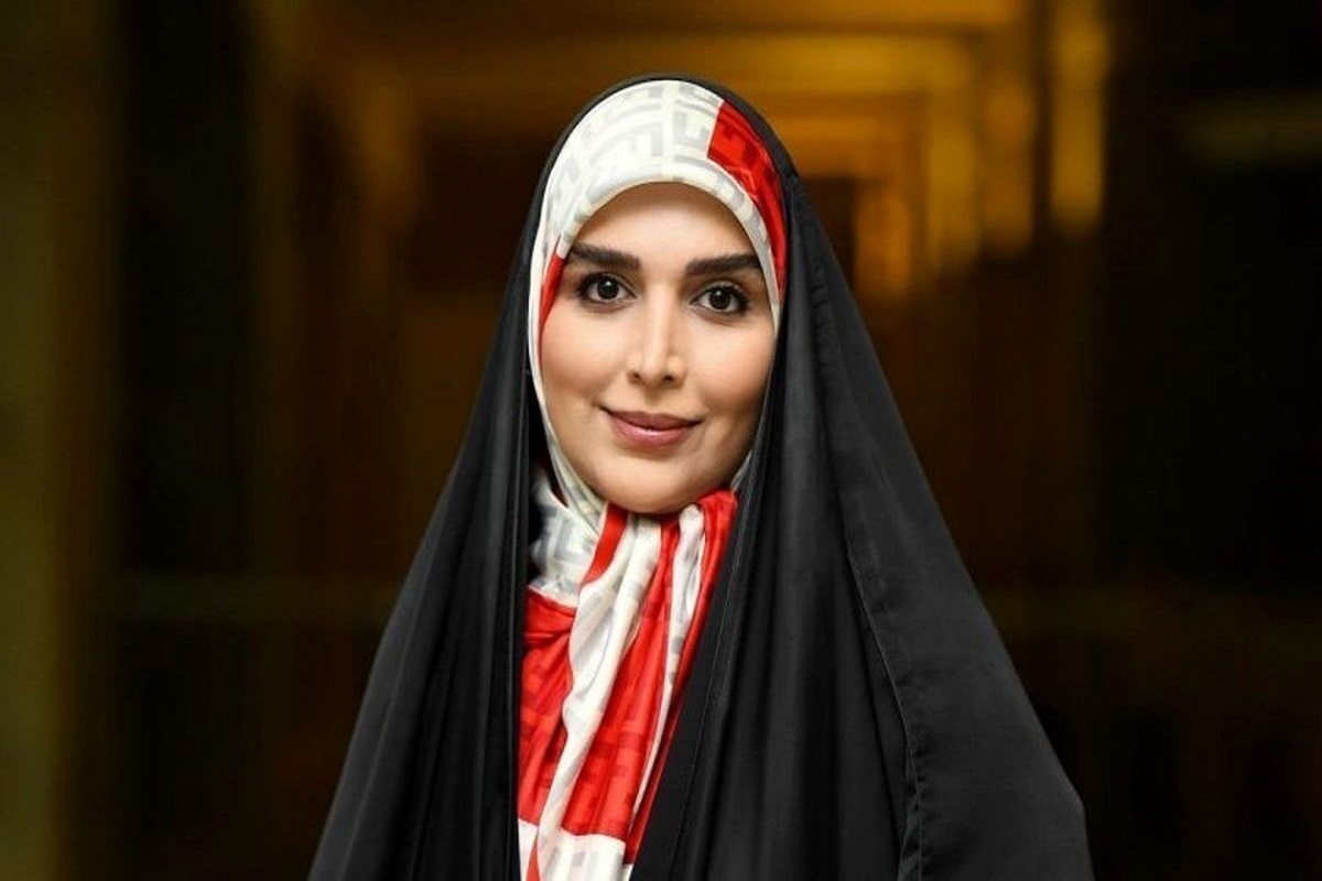 مژده لواسانی: تاریخ این سرزمین خیانت را فراموش نخواهد کرد + عکس