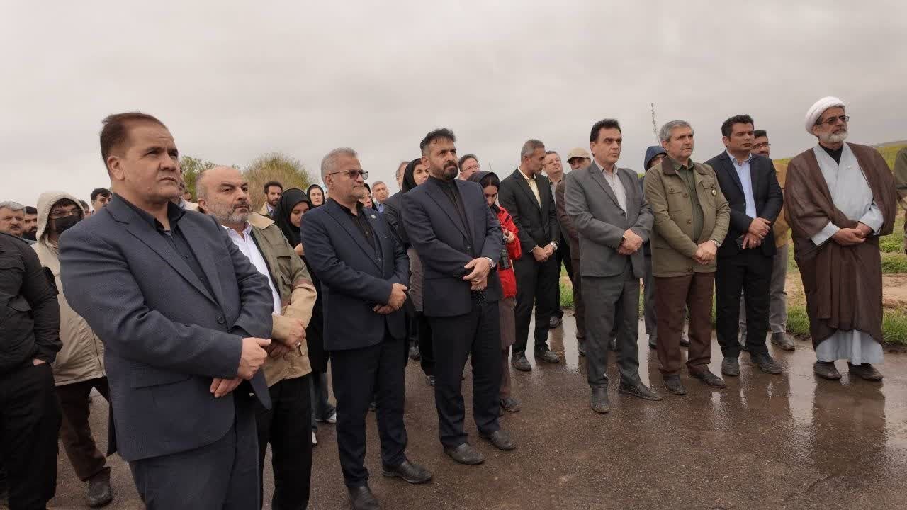 کاشت ۱۴ هزار نهال در مشهد؛ گامی نو در راستای توسعه فضای سبز کاشت ۱۴ هزار نهال در مشهد؛ گامی نو در راستای توسعه فضای سبز