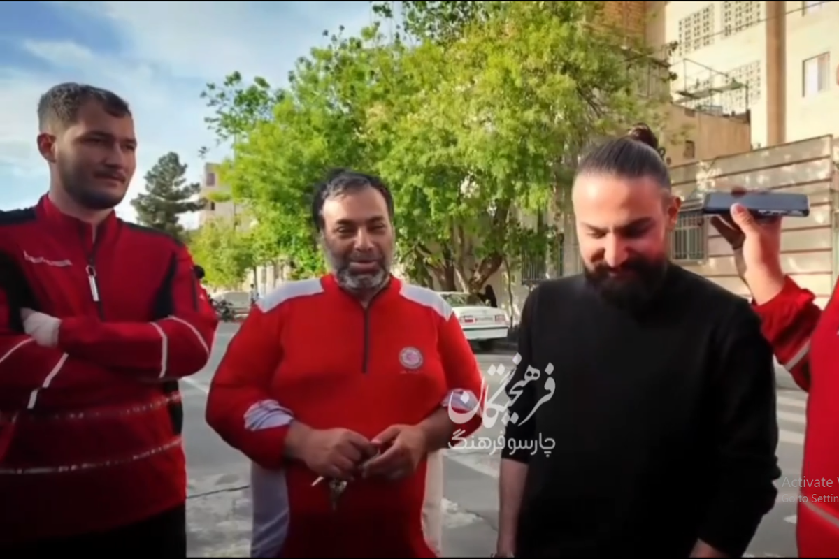 ویدئو| حضور امیر عظیمی، خواننده در جمع امدادگران هلال احمر