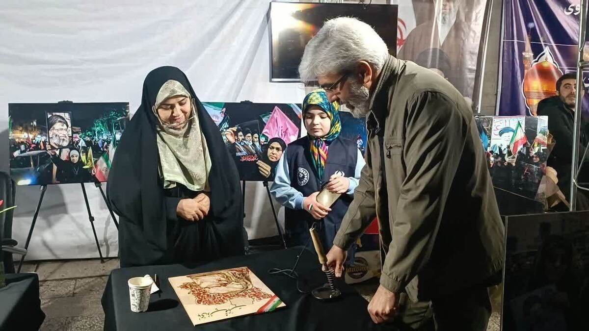 روایت تصویری یک بانوی هنرمند از سوختن ۱۶۸ گل پرپر ایران با «نقاشی سوخته»