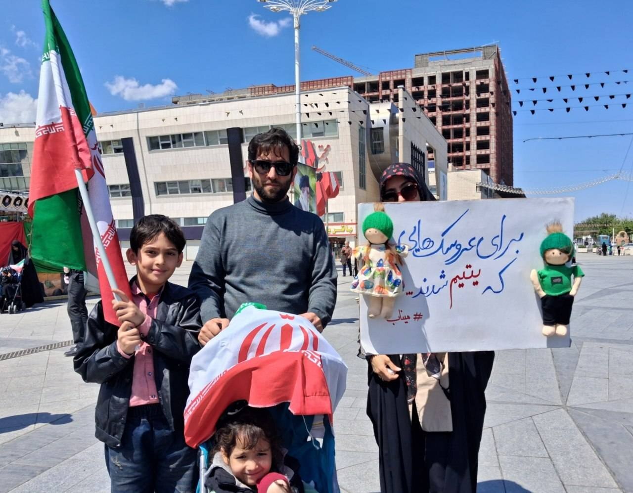 سربازان کوچک وطن | متفاوت‌ترین رژه انسانی با حضور کودکان کالسکه‌سوار در مشهد + فیلم