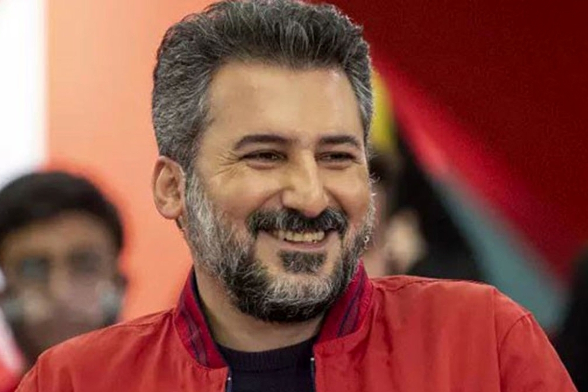 حضور وحید آقاپور در &laquo;پاتوق وطن&raquo; برای پر کردن فرم &laquo;نیروهای مردمی مدافع وطن&raquo; + تصاویر