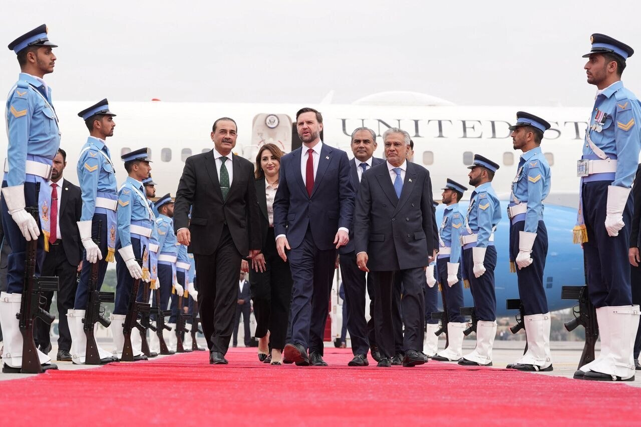 اخبار لحظه به لحظه از مذاکرات ایران و آمریکا در اسلام آباد (شنبه ۲۲ فروردین ۱۴۰۵) | مذاکرات هیئت ایرانی با طرف پاکستانی آغاز شد اخبار لحظه به لحظه از مذاکرات ایران و آمریکا در اسلام آباد (شنبه ۲۲ فروردین ۱۴۰۵) | مذاکرات هیئت ایرانی با طرف پاکستانی آغاز شد
