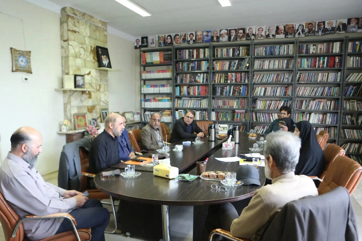 مدیرعامل خانه کتاب: اصحاب قلم فاصله بین میدان تا سیاست را کوتاه می&zwnj;کنند