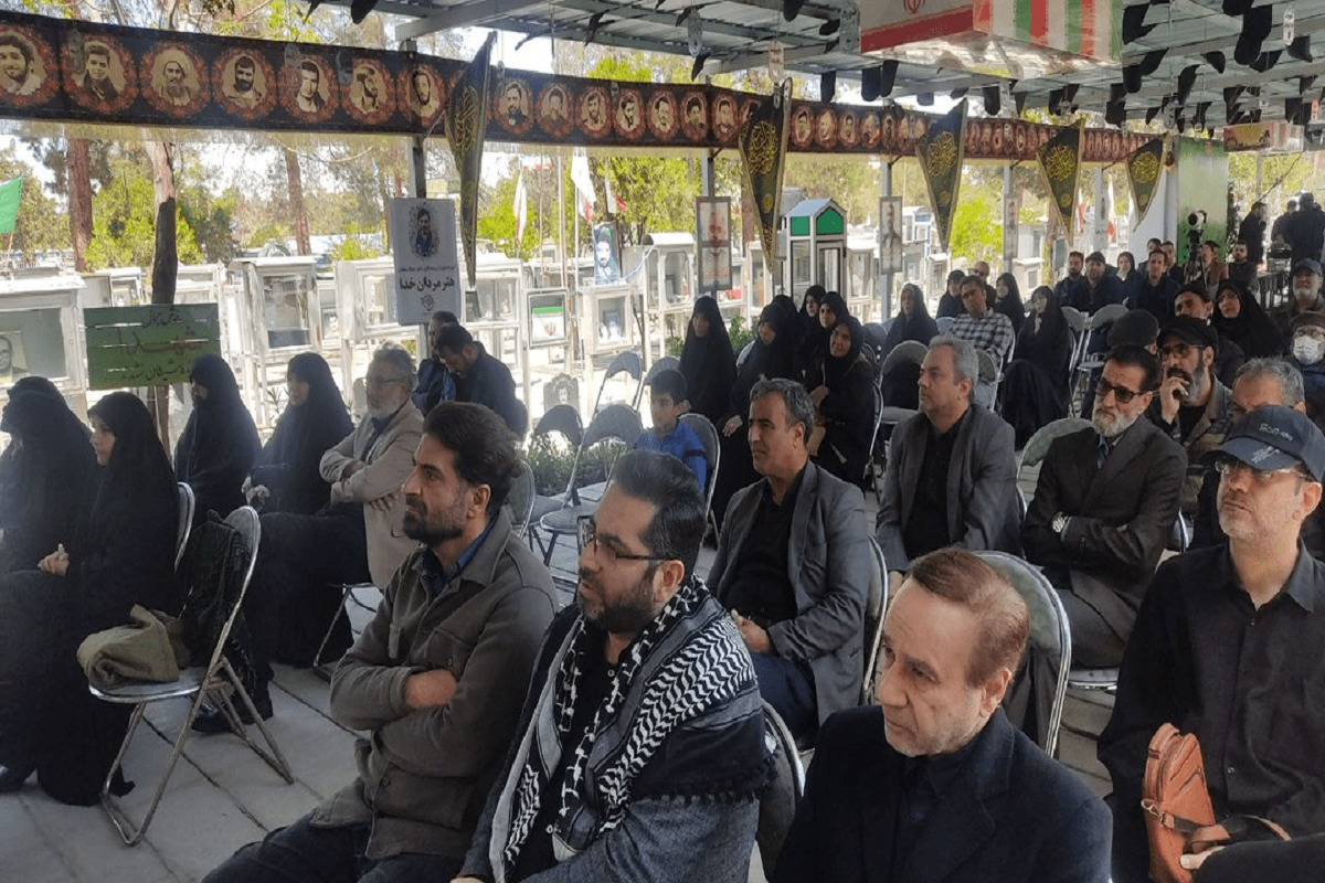ادای احترام هنرمندان بسیجی به پدر موشکی ایران