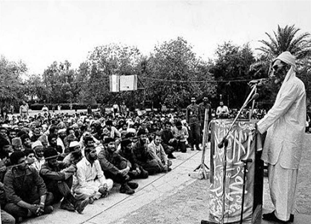 سلام بر متولد ۲۹ فروردین | مروری بر زندگی و زمانه قائد شهید امت به مناسبت فرارسیدن سالروز تولد او سلام بر متولد ۲۹ فروردین | مروری بر زندگی و زمانه قائد شهید امت به مناسبت فرارسیدن سالروز تولد او