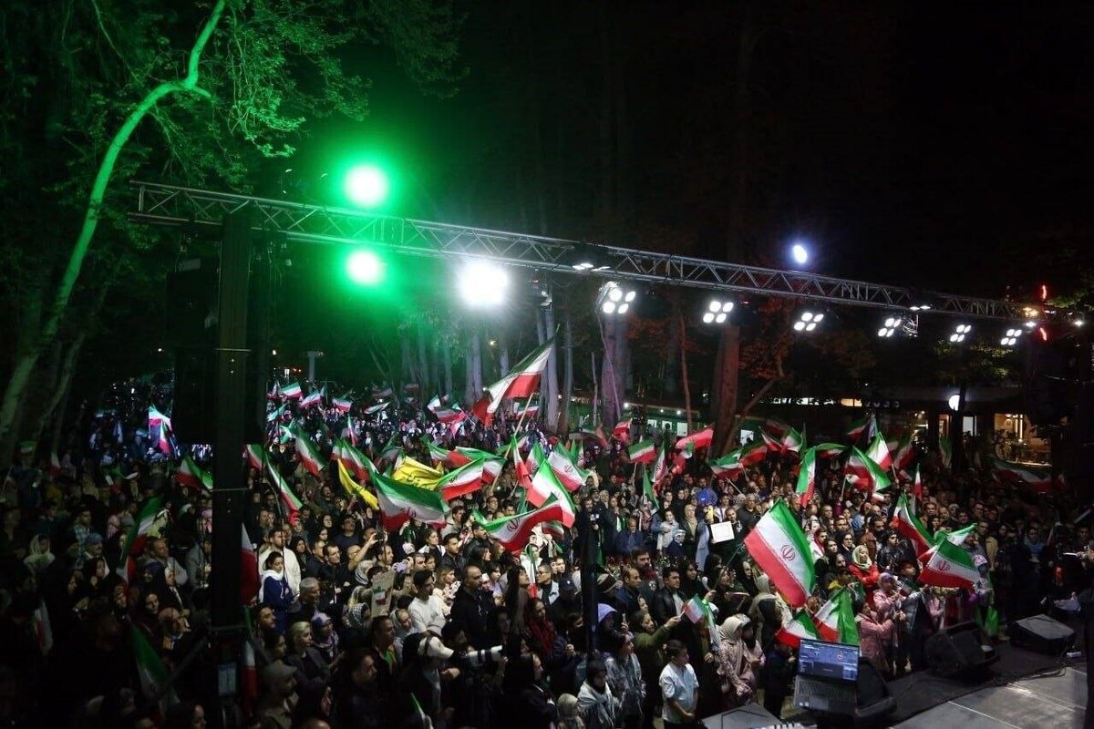 حضور مؤثر و صمیمانه&zwnj; هنرمندان در کنار مردم در شب&zwnj;های جنگ رمضان