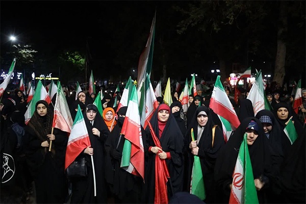 شهردار مشهد در راهپیمایی ضد آمریکایی و صهیونیستی در میدان تختی: نباید اجازه دهیم دشمن میان ما نفوذ کند