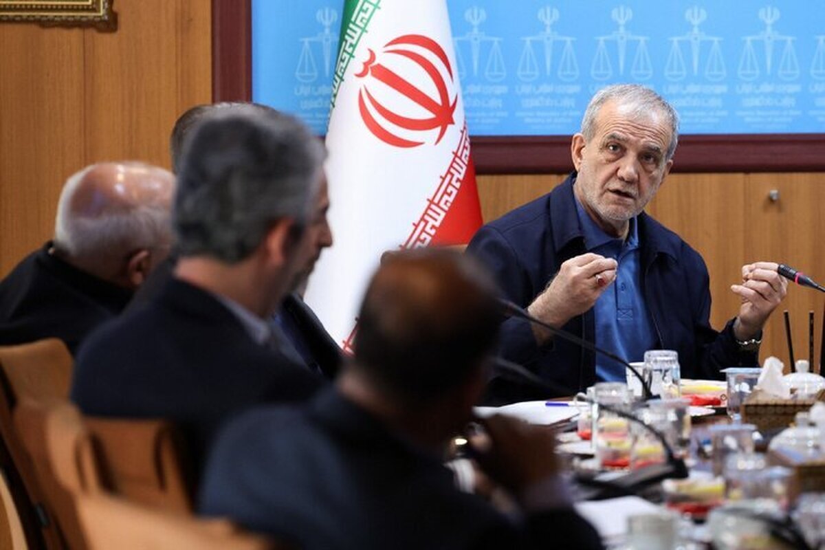 بازدید رئیس جمهور از وزارت دادگستری | پزشکیان: باید از مسیر دیپلماتیک برای کاهش تنش&zwnj;ها استفاده کرد