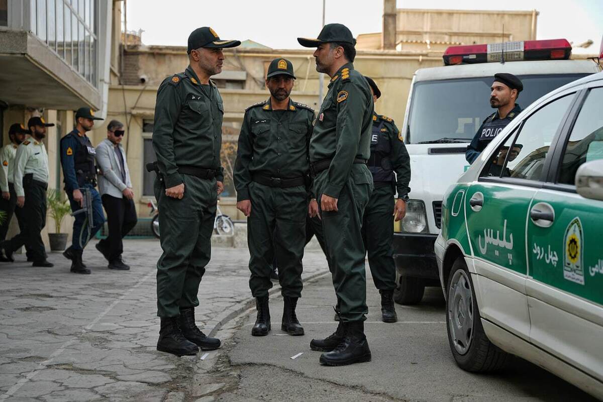 شکست کلیشه پلیسِ دست&zwnj;نیافتنی | گفت&zwnj;و&zwnj;گو با پژوهشگر و عضو تیم نویسندگان سریال &laquo;کلانتری ۱۱&raquo;