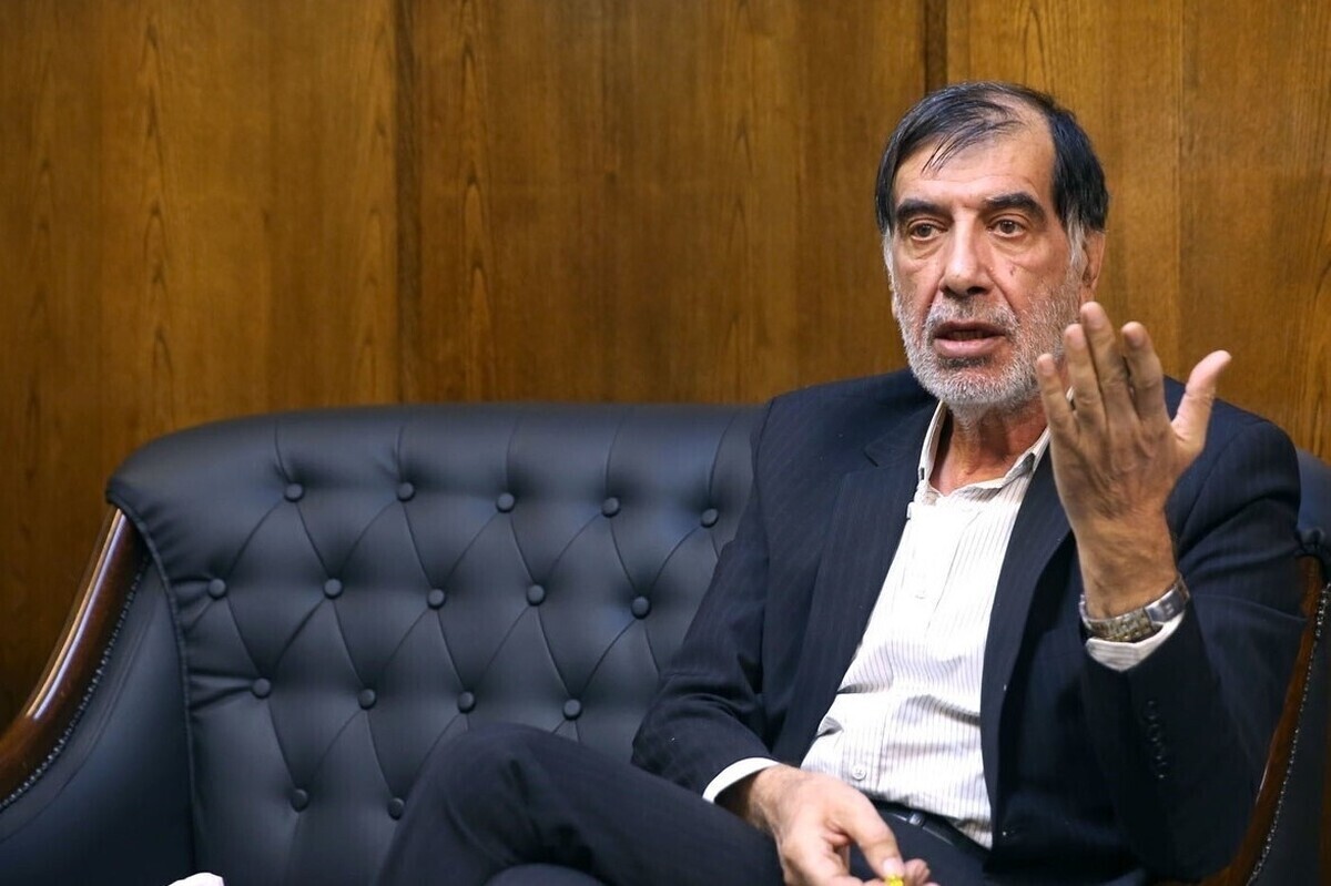 عضو مجمع تشخیص مصلحت نظام: دفاع در میدان، لباس عزت و مصلحت در دیپلماسی پوشیده است