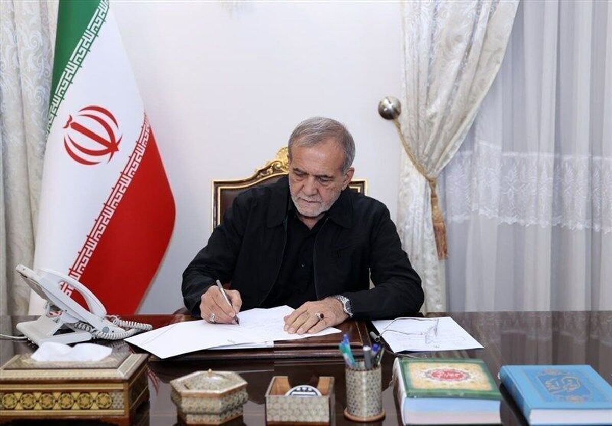 پیام رئیس جمهور به مناسبت روز کارگر: کارگران در خط مقدم خودکفایی ایستاده‌اند