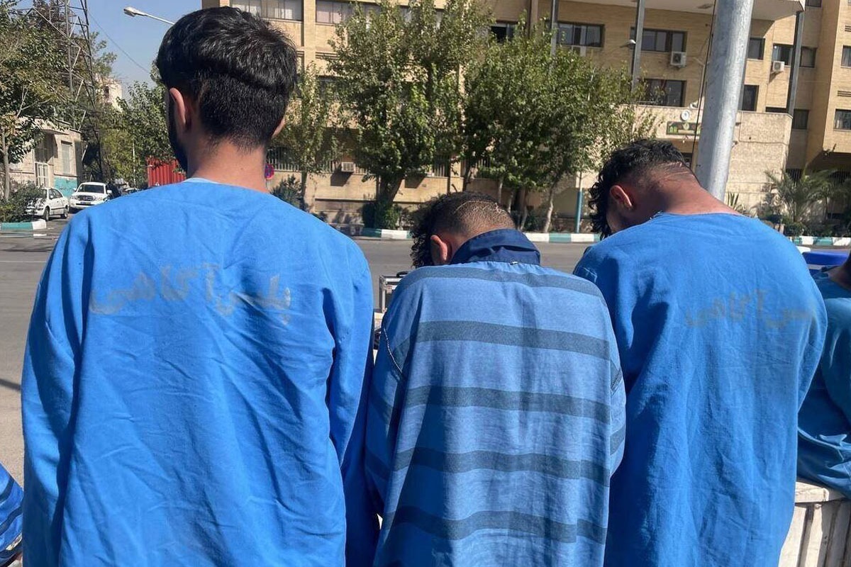 کارآگاهان پلیس آگاهی مشهد از راز سرقت های سریالی خودرو پرده برداشتند | اشتباهی که سارقان را  گرفتار کرد!