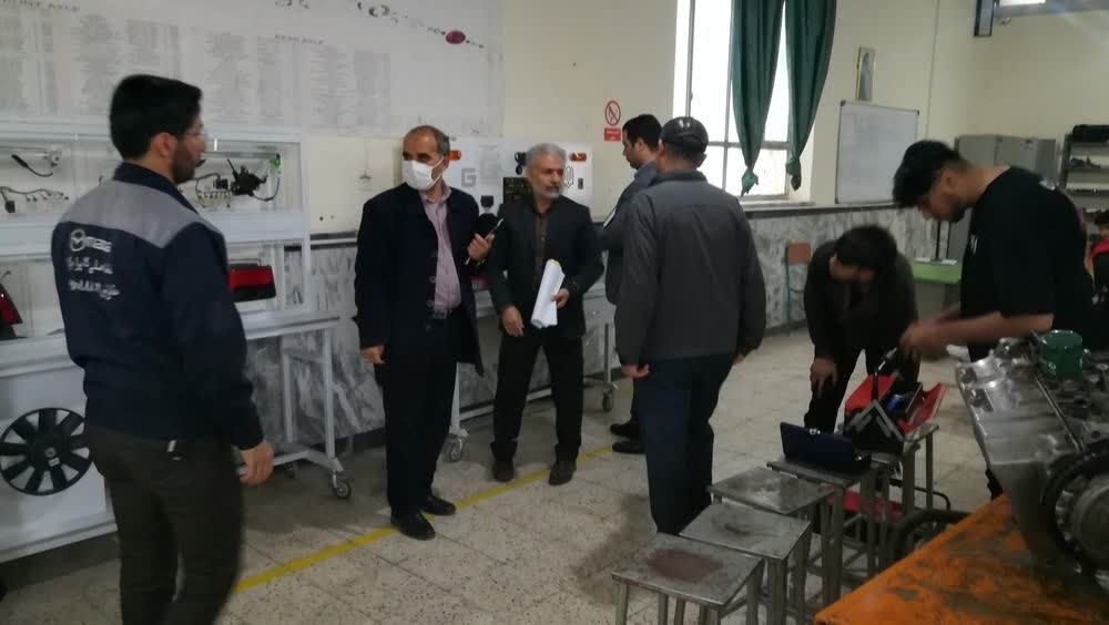 دکترای تبدیل انرژی، اما معلم هنرستان | انتخاب متفاوت یک معلم هنر برای هدایت دانشآموزان منطقه طرق مشهد دکترای تبدیل انرژی، اما معلم هنرستان | انتخاب متفاوت یک معلم هنر برای هدایت دانشآموزان منطقه طرق مشهد