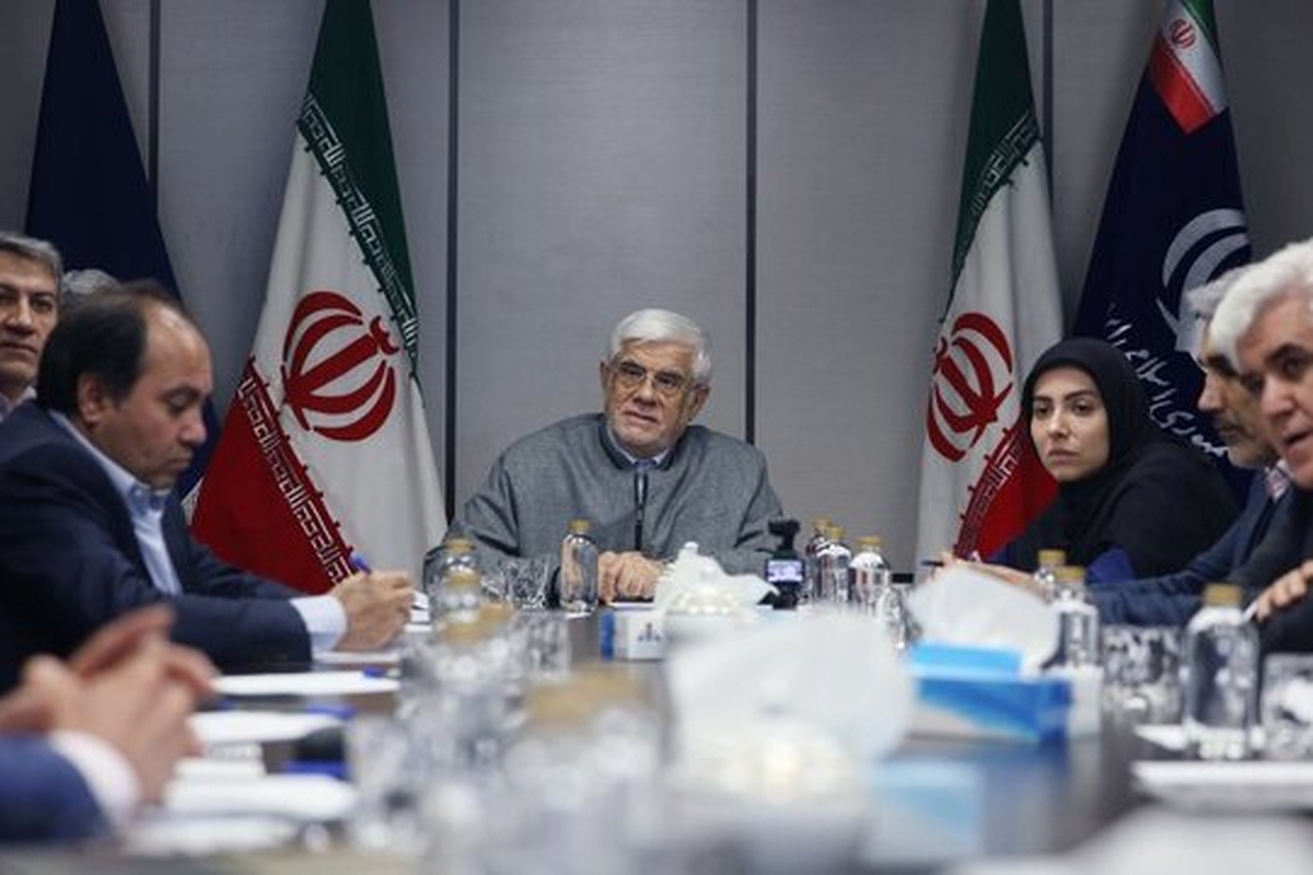 تقدیر عارف از عملکرد درخشان صنعت نفت در دوران جنگ