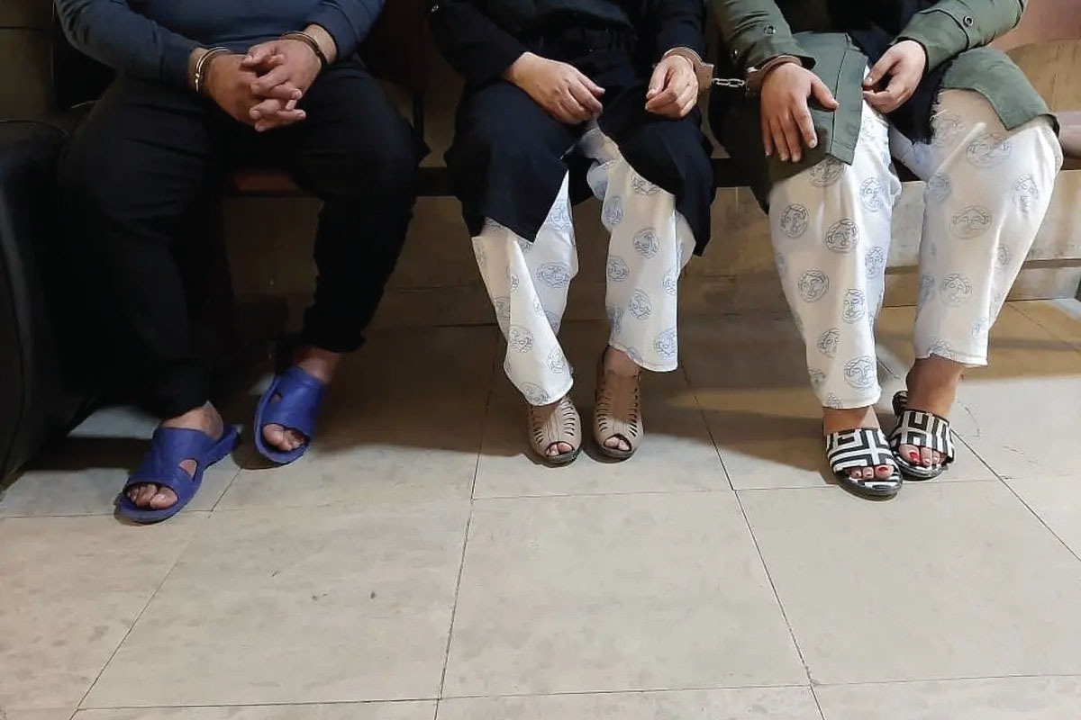 دستگیری ۴ تبعه خارجی که از یک زن در مشهد دزدی کرده بودند | دردسر گران مشتری&zwnj;های خارجی!