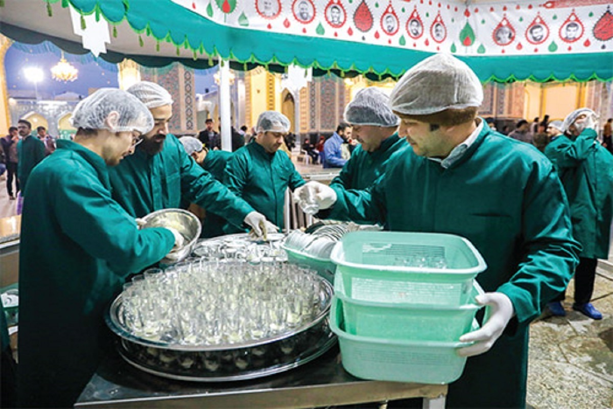 خدمت&zwnj;رسانی شبانه&zwnj;روزی چایخانه&zwnj;های حرم مطهر رضوی در روز زیارتی امام رضا (ع) (۲۰ اردیبهشت ۱۴۰۵)