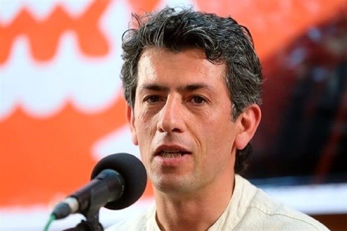 سیروس همتی: استقبال از نمایش &laquo;وی&zwnj;لا&raquo; فراتر از پیش&zwnj;بینی ما بود