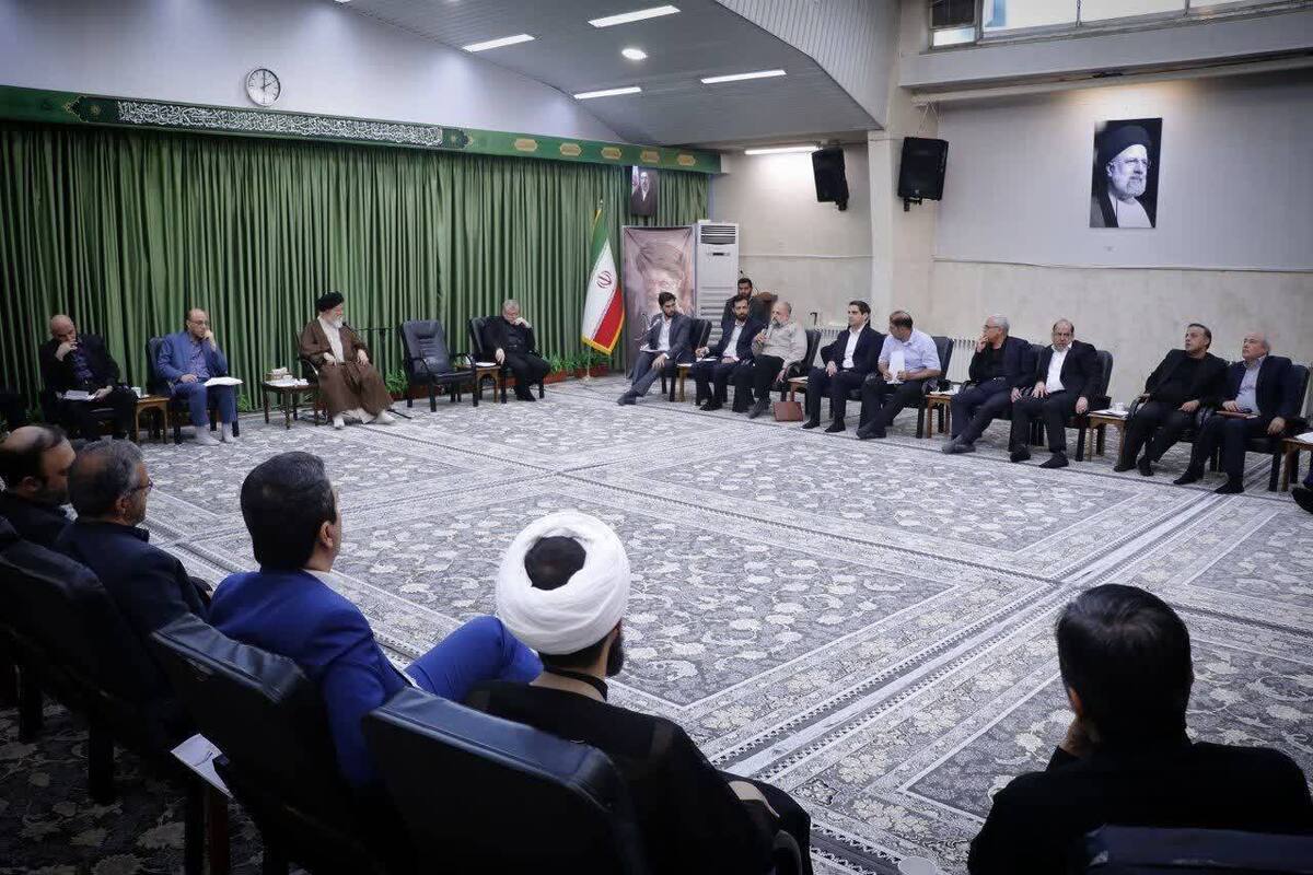 آیت&zwnj;الله علم&zwnj;الهدی: مشهد پایلوت فعالیت قرارگاه مردمی اقتصاد مقاومتی باشد | مشارکت و نظارت مردم می&zwnj;تواند راه علاج گران&zwnj;فروشی باشد