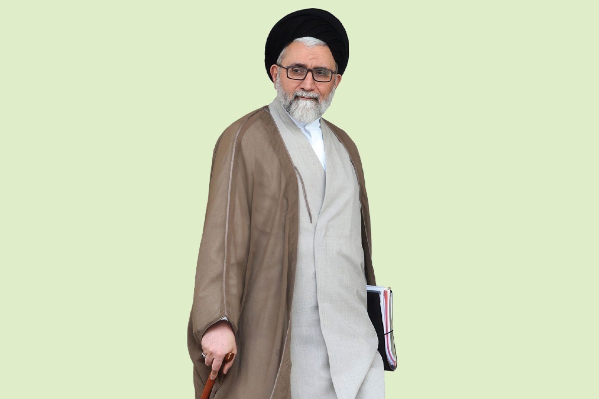 آیت&zwnj;الله اعرافی با خانواده شهید &laquo;سید اسماعیل خطیب&raquo; دیدار کرد