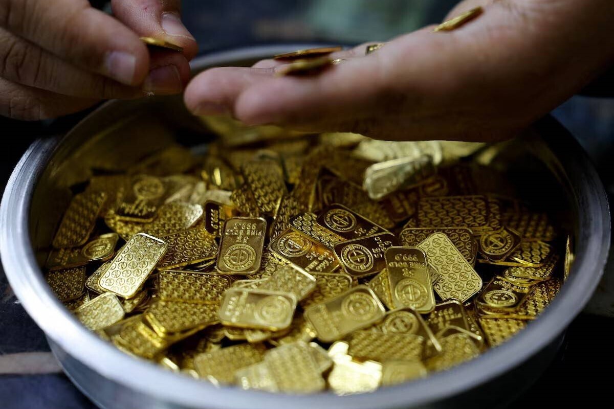 طلا به دلیل ترس از تورم ناشی از نفت، در مسیر کاهش هفتگی قرار دارد (جمعه ۲۵ اردیبهشت ۱۴۰۵)