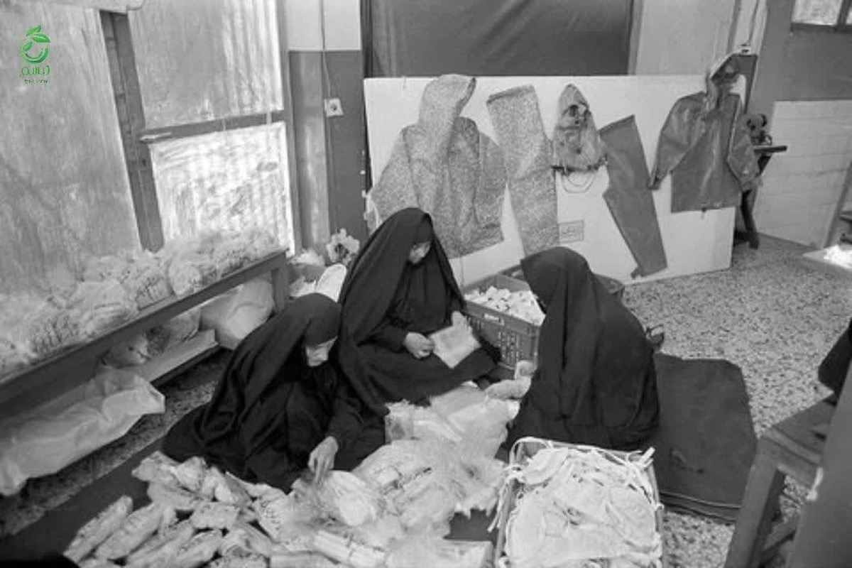 «زن و هویت مشهد» | بخش ششم: مادران و همسرانی که در خلوت خانه جبهه ساختند «زن و هویت مشهد» | بخش ششم: مادران و همسرانی که در خلوت خانه جبهه ساختند