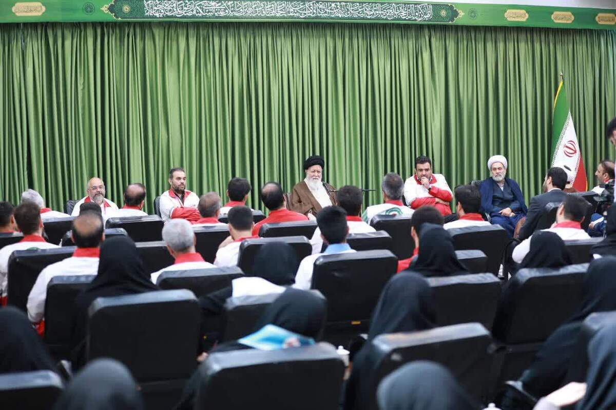 آیت الله علم الهدی: خدمت به محرومان از اعمالِ اثرگذار و ماندگار است | هلال&zwnj;احمر در شرایط دشوار نیز مسیر توسعه را ادامه داده است