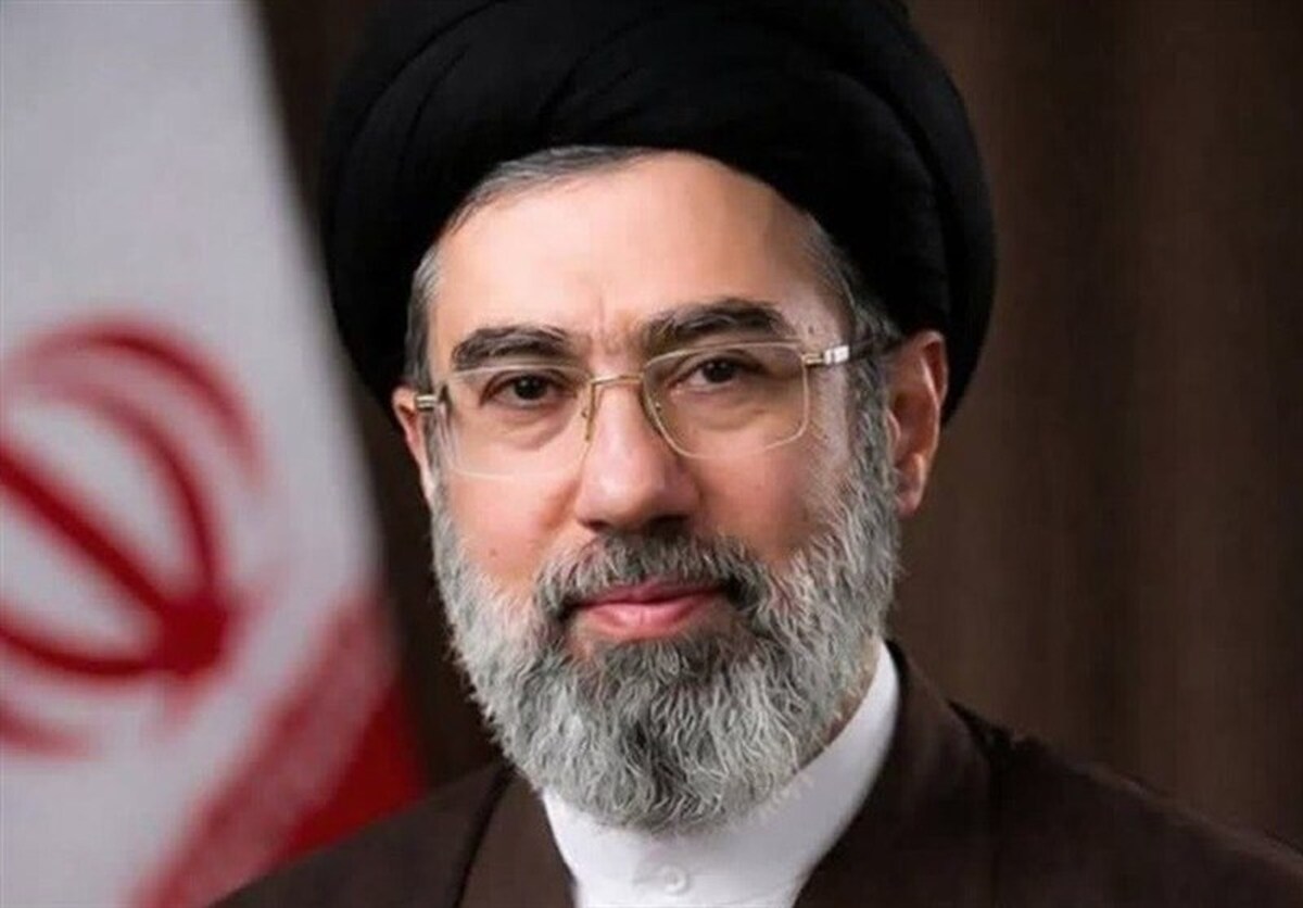 بیعت خانواده و یاران شهید رئیسی در پاسخ به پیام رهبر انقلاب