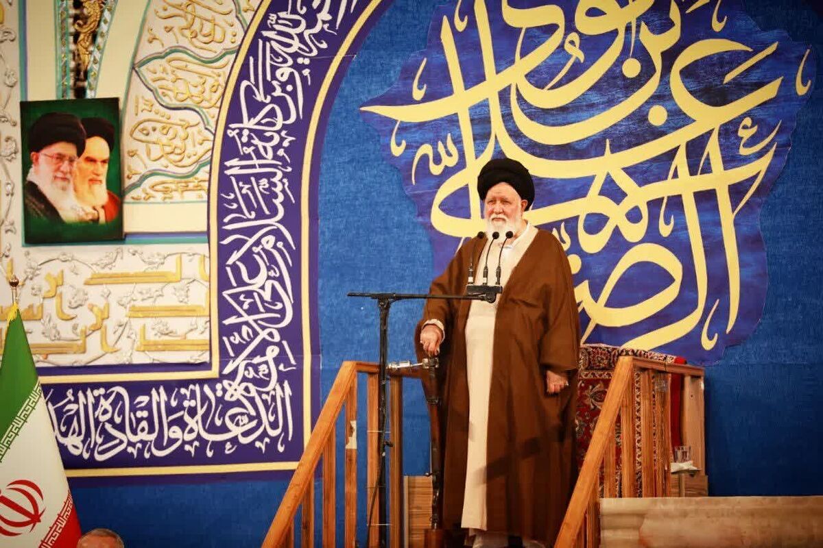 آیت&zwnj;الله علم&zwnj;الهدی: تصمیم&zwnj;گیری برای جنگ یا صلح در اختیار و منحصر به رهبری است