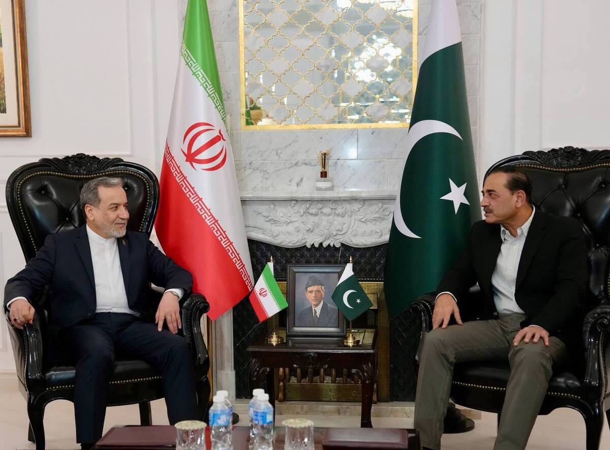 دیدار و گفت و گوی عراقچی با فرمانده ارتش پاکستان (شنبه ۵ اردیبهشت ۱۴۰۵) + فیلم