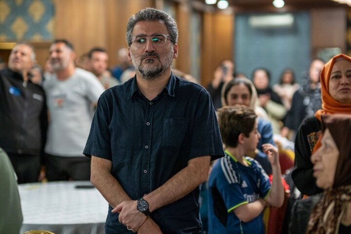 همدلی هنرمندان معروف با حضور در جمع آسیب دیدگان جنگ + عکس همدلی هنرمندان معروف با حضور در جمع آسیب دیدگان جنگ + عکس