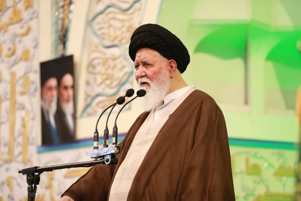 آیت&zwnj;الله علم&zwnj;الهدی: شهادت رهبر شهید عامل همدلی و وحدت بی&zwnj;نظیری در دل&zwnj;های مردم شد | امروز ایران با مدیریت تنگه هرمز زمامدار اقتصاد دنیا شده است