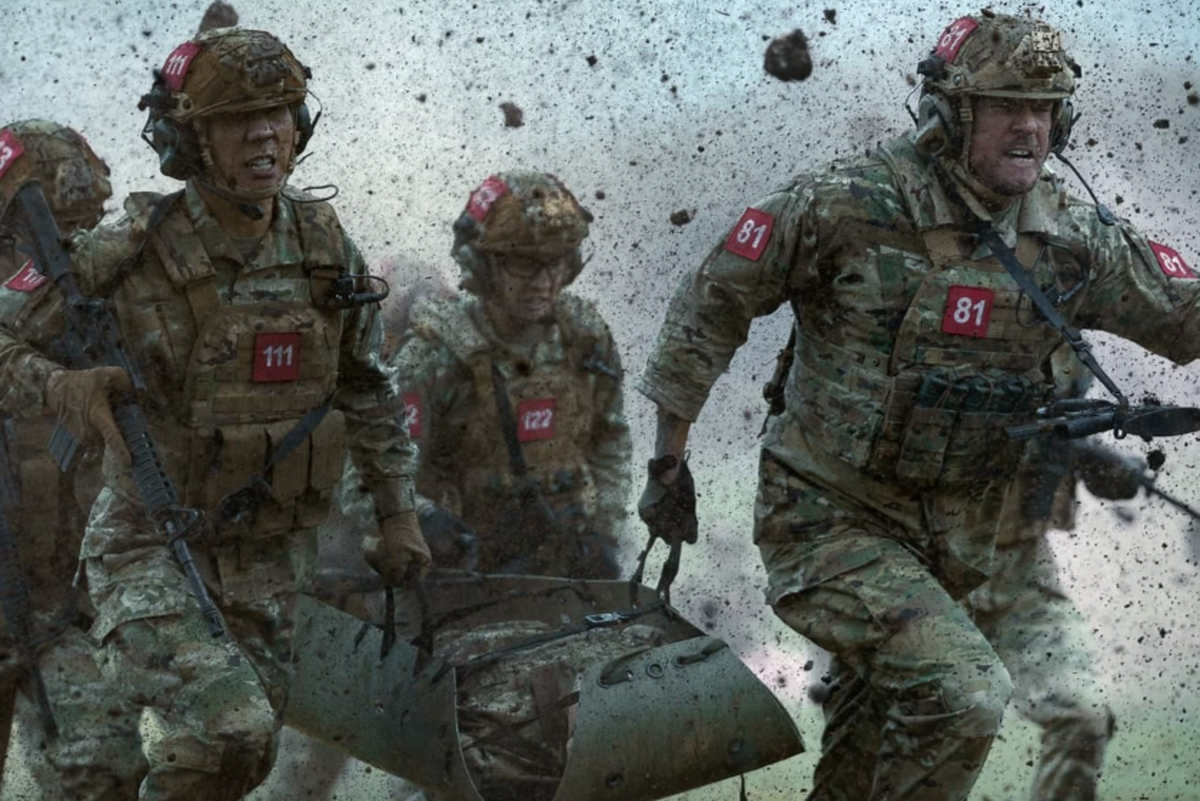 فیلم &laquo;ماشین جنگ&raquo; (War Machine) در صدر محبوب&zwnj;ترین آثار نتفلیکس + خلاصه داستان و بازیگران