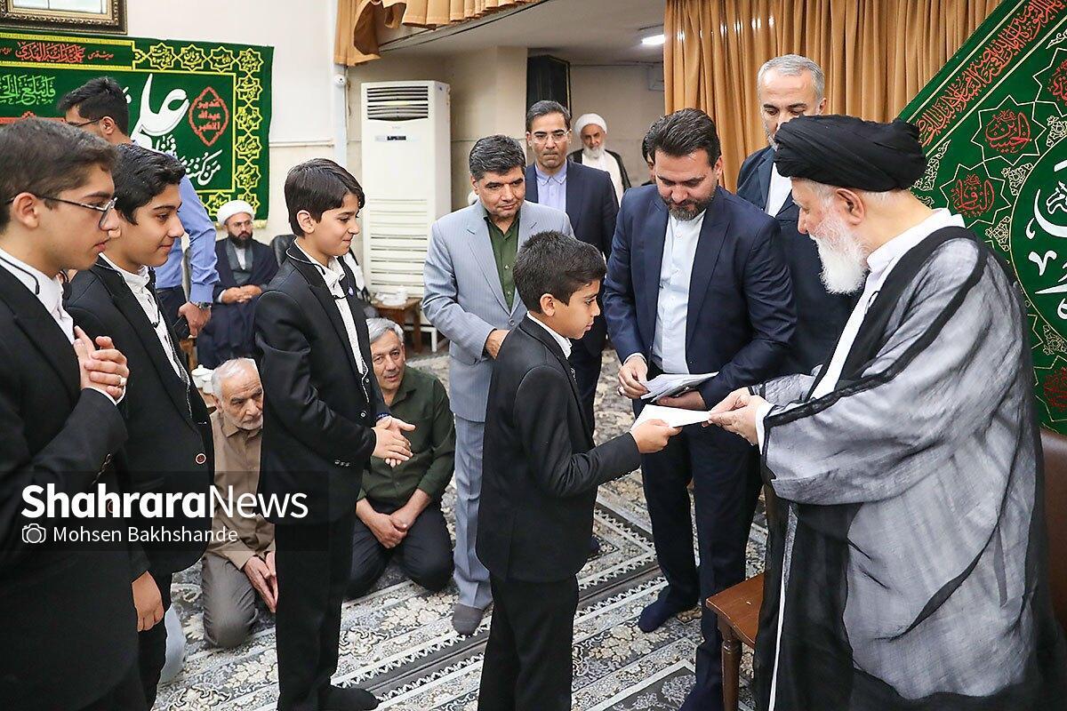 یک عیددیدنی شیرین | روایت سنت حسنه عیددیدنی سادات در روز غدیر به میزبانی دفتر آیت‌الله علم‌الهدی