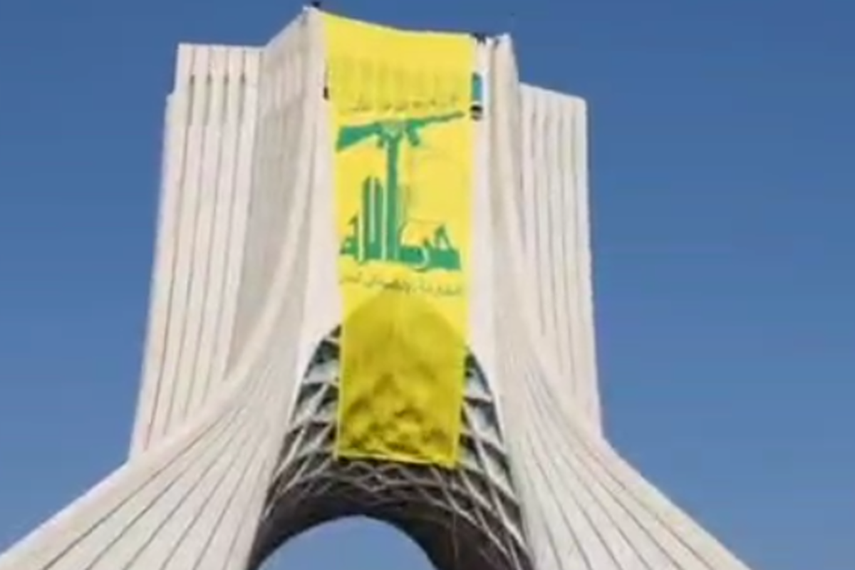 ویدئو | پرچم ۵۰۰ متری حزب&zwnj;الله در مهمونی کیلومتری غدیر بالا رفت