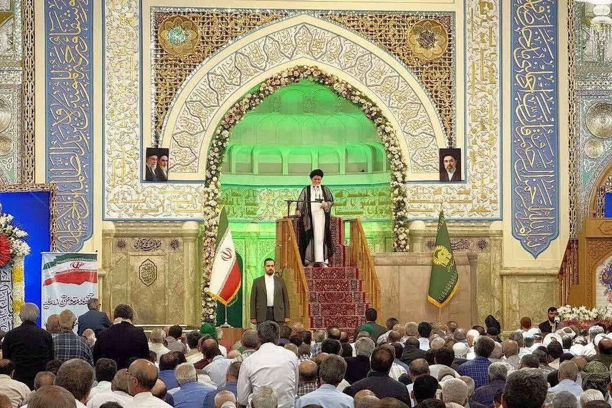 آیت‌الله علم‌الهدی: سه محور اصلی یوم‌الله پانزده خرداد «خدا، مردم و ولایت» بود | مذهب در مبارزه خشونت ندارد بلکه جنگ با آن عامل خشونت است