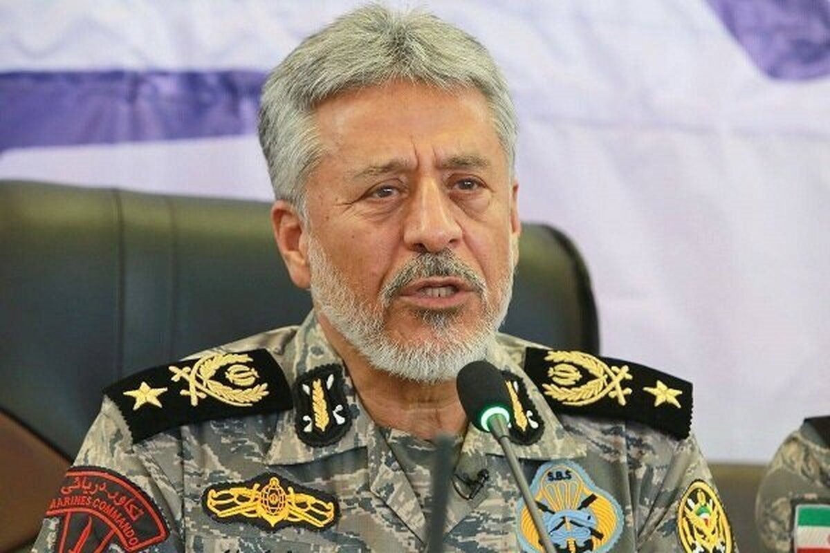 دریادار سیاری: خط مقدم جنگ ترکیبی، جنگ نرم است و محور آن رسانه‌ها هستند