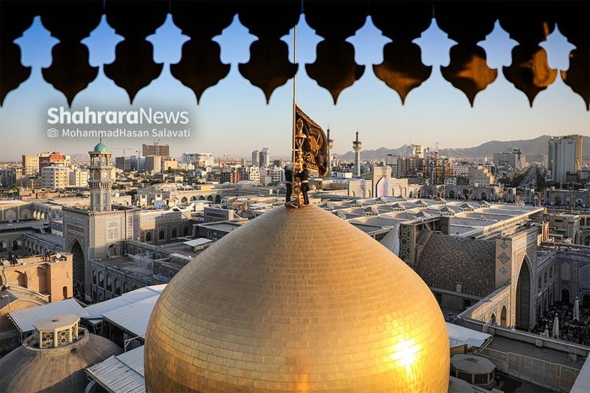 ویدئو | آماده‌سازی صحن‌های حرم مطهر امام رضا (ع) در آستانه ماه محرم ۱۴۰۵