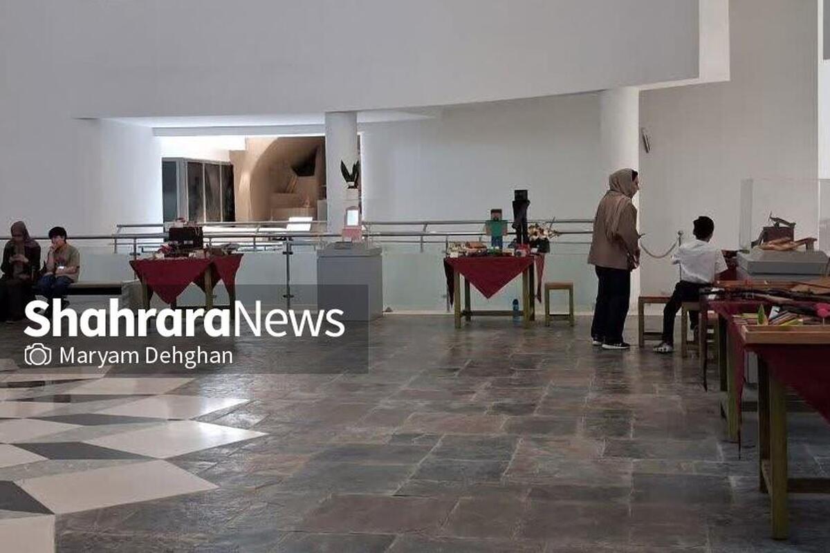 اسباب&zwnj;بازی&zwnj;های رنگی| نمایش ۲۸۰ اثر هنری توسط دانش&zwnj;آموزان ابتدایی در موزه بزرگ خراسان به مناسبت هفته صنایع دستی