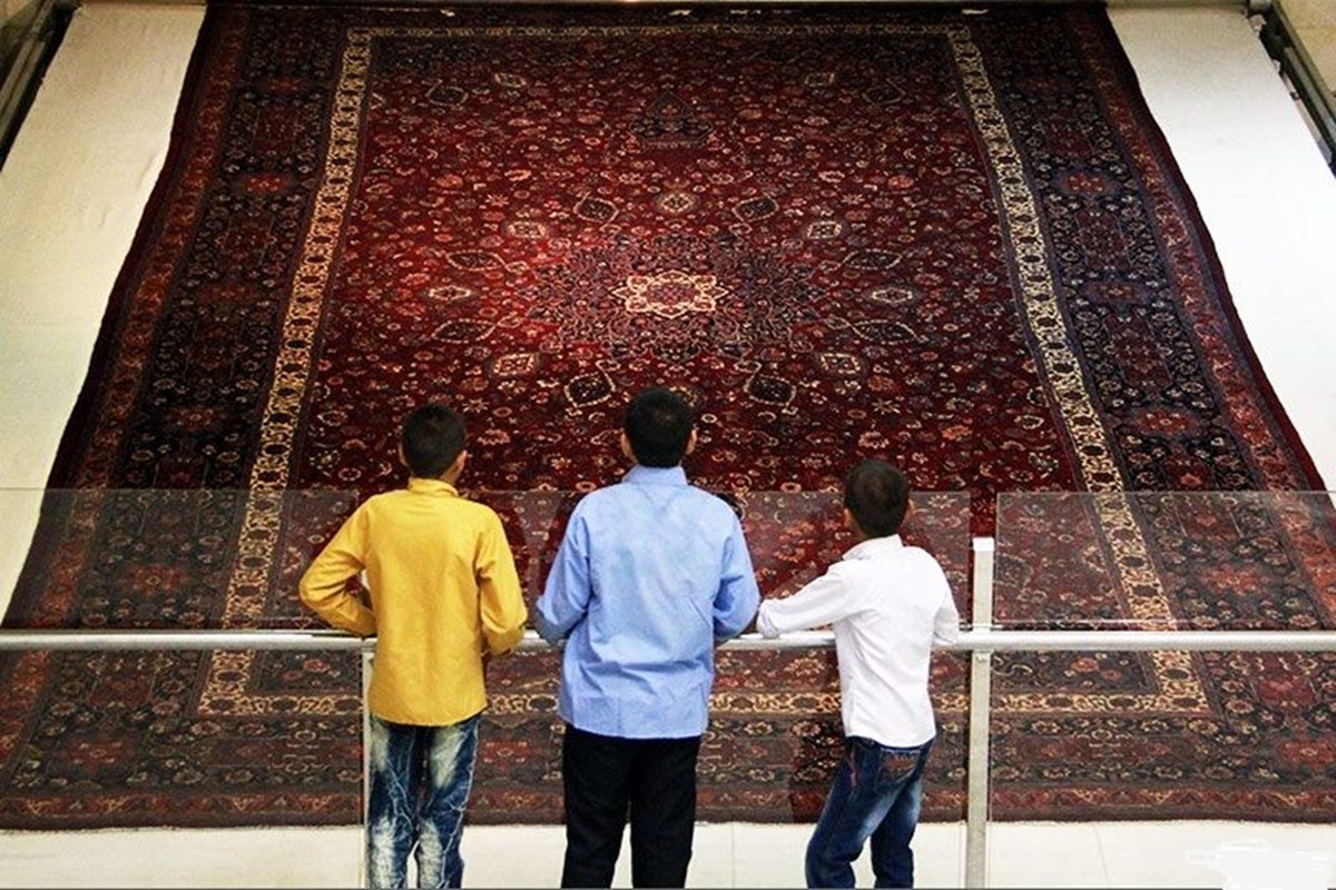 سناریوی جدید نمایش فرش&zwnj;های نفیس در موزه حرم مطهر امام رضا(ع) اجرا می&zwnj;شود