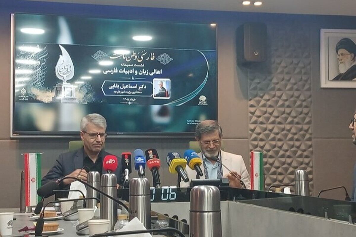 نشست صمیمانه شعرا با حضور اسماعیل بقایی | زبان فارسی خط مقدم هویت فرهنگی ماست